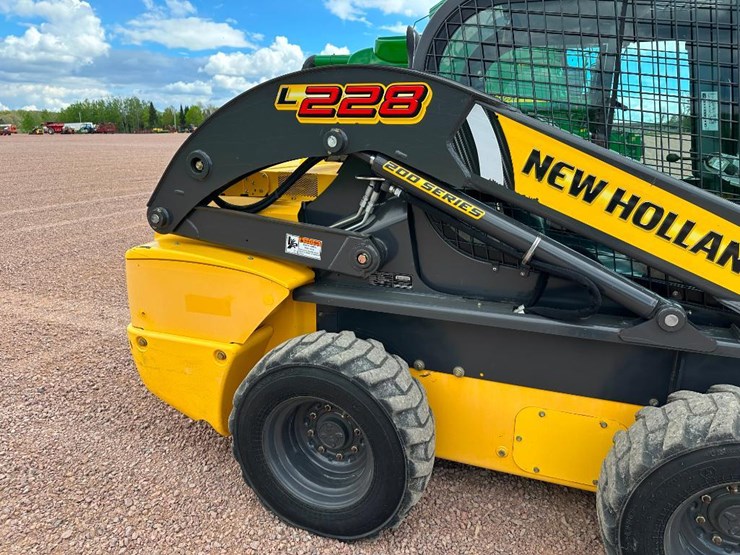 2018-new-holland-l228-image-19
