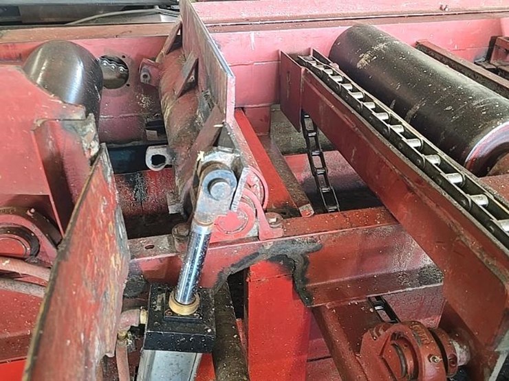 #115-•-roll-case-with-conveyor-and-side-transfer-deck-image-40