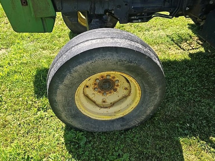 2005-john-deere-5320-image-24