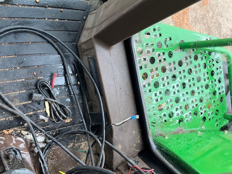 2011-john-deere-9770-sts-image-70