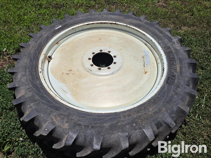 michelin-agribib-4c-300/90r42-tire-&-rim-image-7
