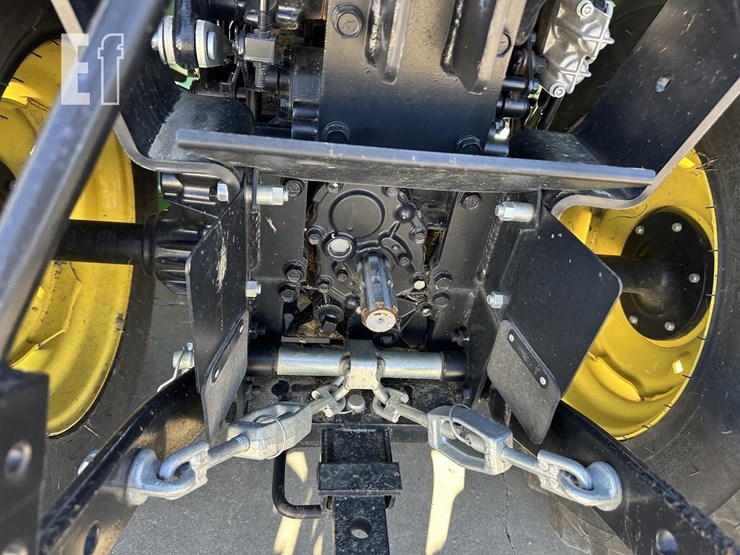 2015-john-deere-2025r-image-21