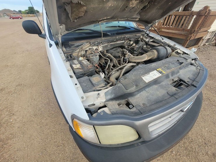 2002-ford-f150-xl-image-13