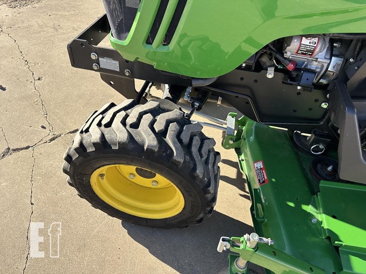 2015-john-deere-2025r-image-12