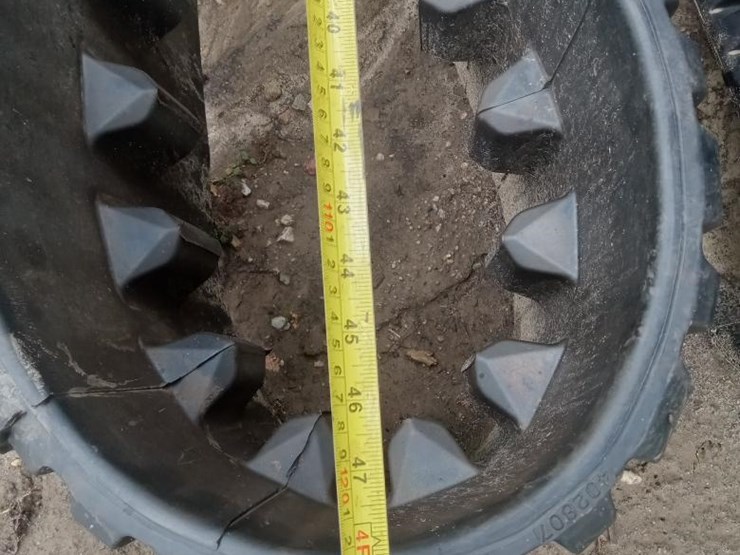 rubber-tracks-image-15