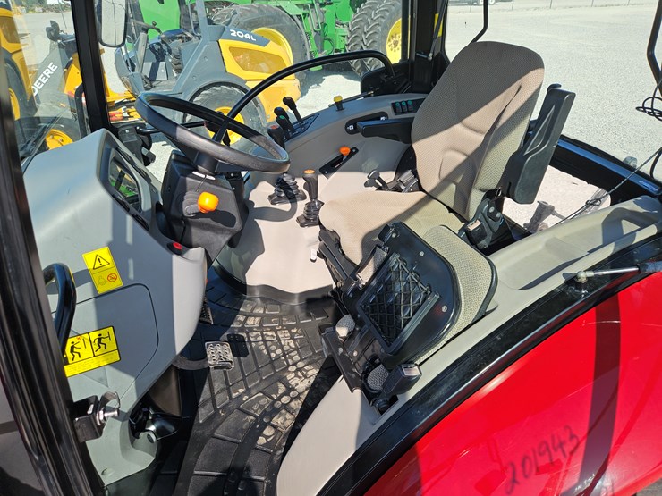 case-ih-farmall-115a-image-9