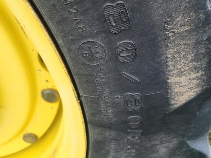 2010-john-deere-8245r-image-13
