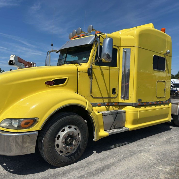 2011 PETERBILT 386