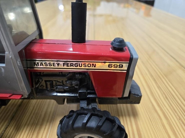 massey-ferguson-699-image-2