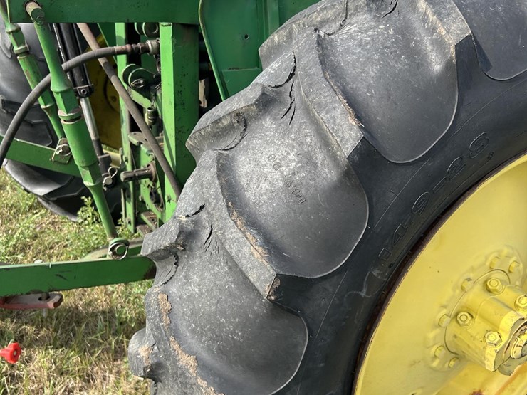 john-deere-2010-image-11