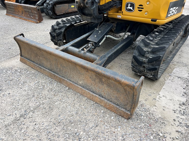 2020-deere-35g-image-5