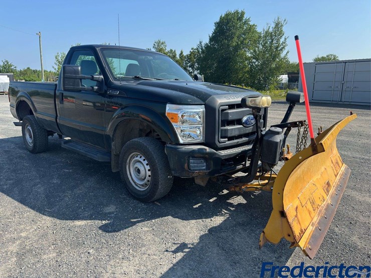 2014-ford-f250-xl-image-2