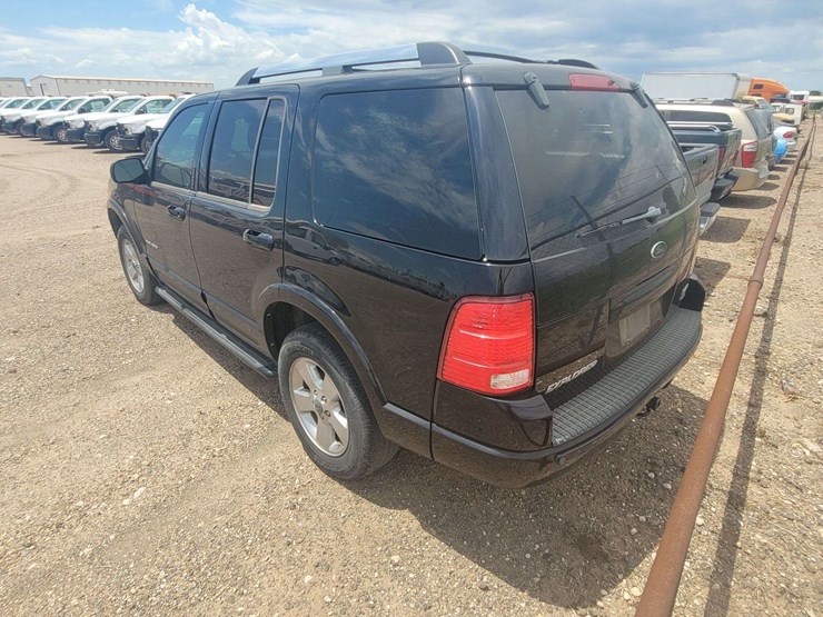 2005-ford-explorer-limited-image-4