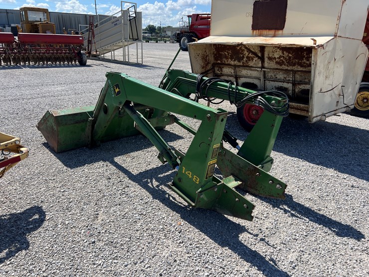 john-deere-148-image-4
