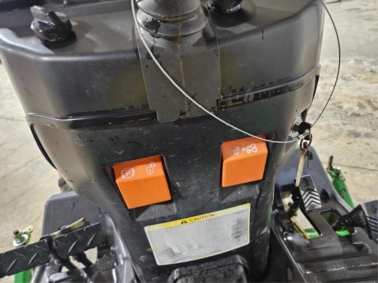 john-deere-2320-image-26
