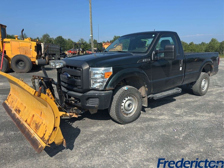 2014-ford-f250-xl-image-1