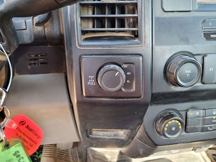2017-ford-f150-image-13
