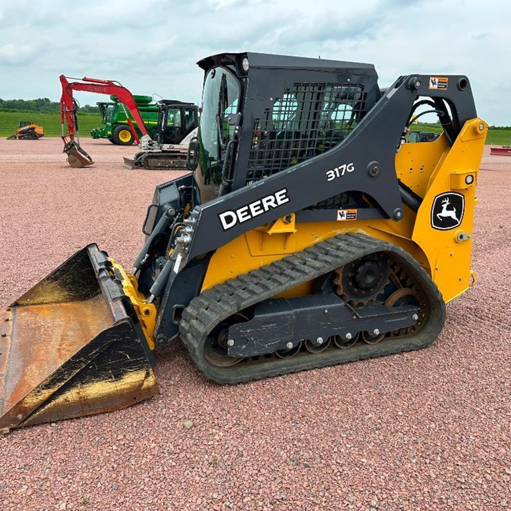 2020 DEERE 317G