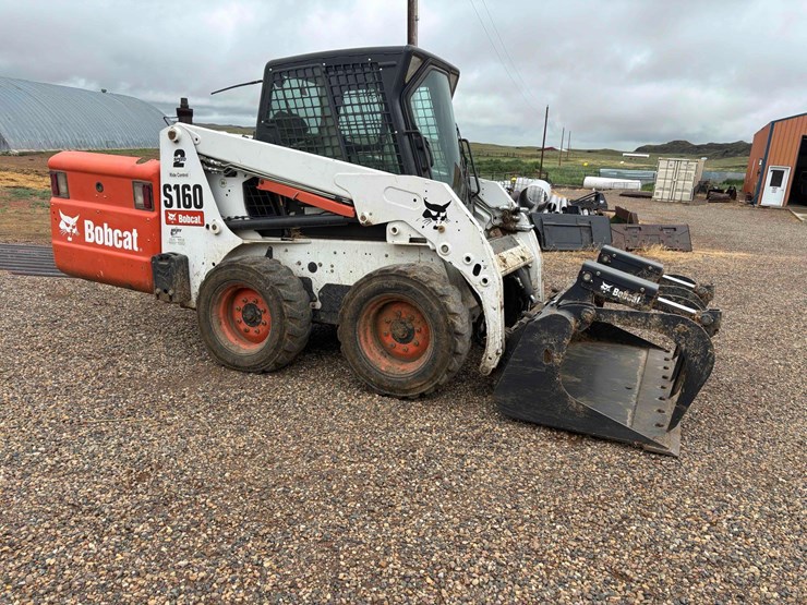 2016-bobcat-s160-image-1
