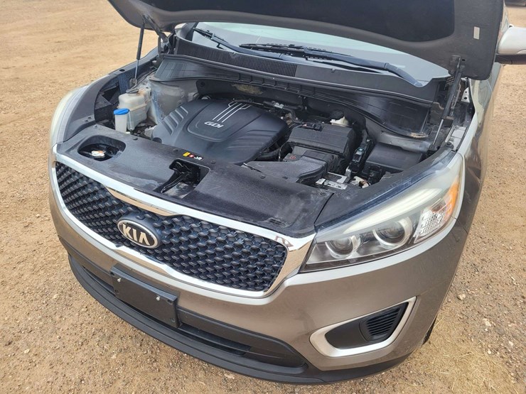 2017-kia-sorento-lx-image-15