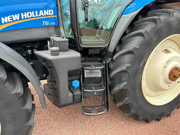 2014-new-holland-t6.175-image-11