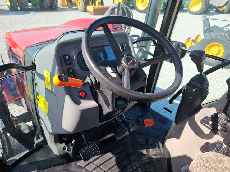 case-ih-farmall-115a-image-12
