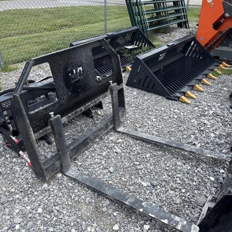 KC skid steer pallet forks 42 inch