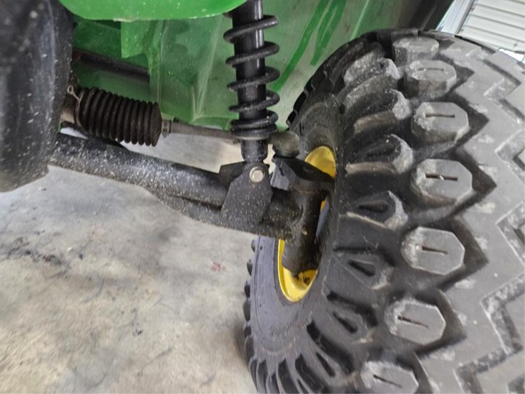 2014-john-deere-gator-image-41
