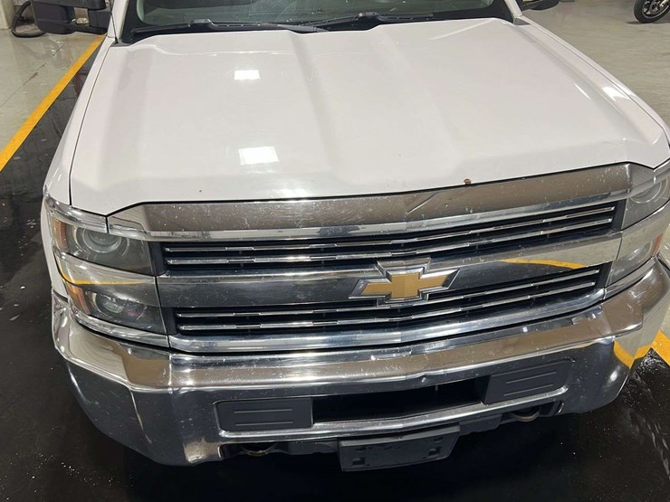 2016-chevrolet-silverado-2500hd-image-40