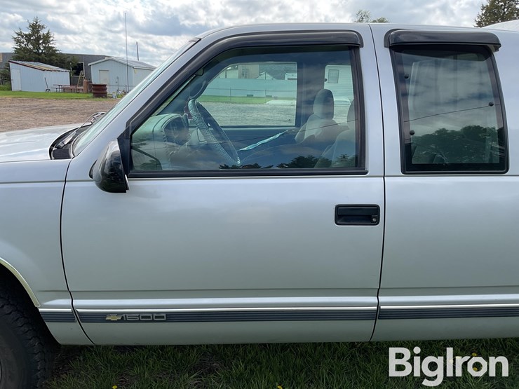 1995-chevrolet-silverado-1500-image-13