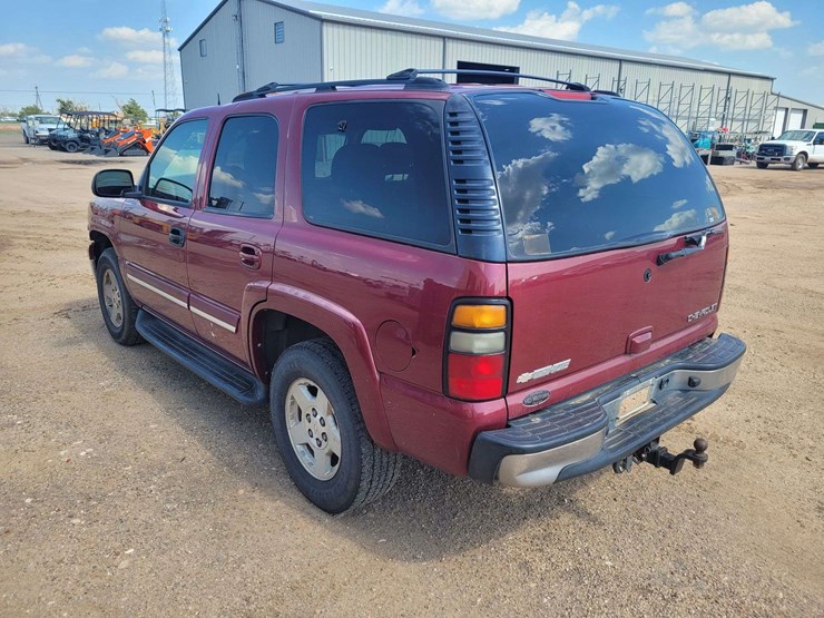 2004-chevrolet-tahoe-image-4
