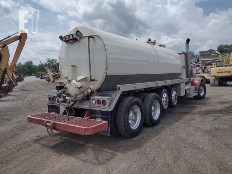 peterbilt-389-image-39