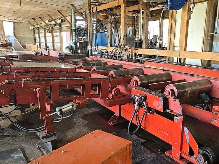 #115-•-roll-case-with-conveyor-and-side-transfer-deck-image-1
