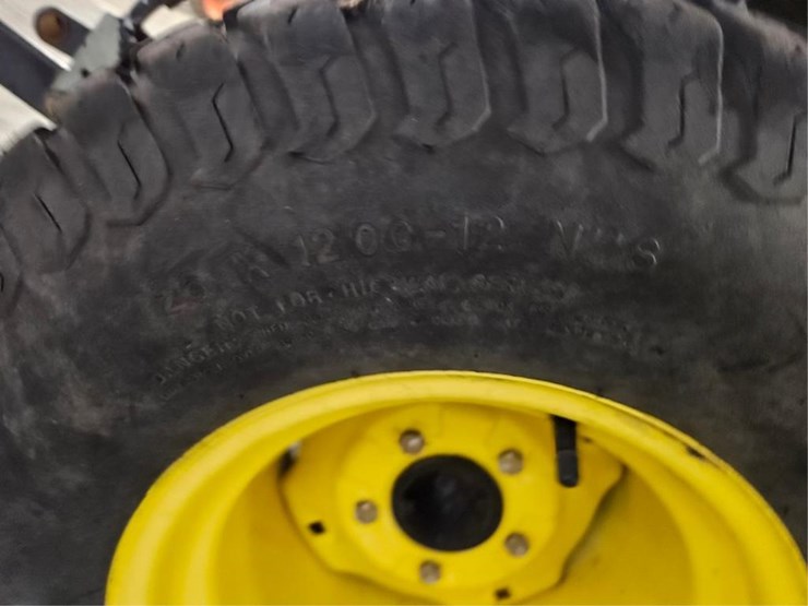 john-deere-2305-image-46
