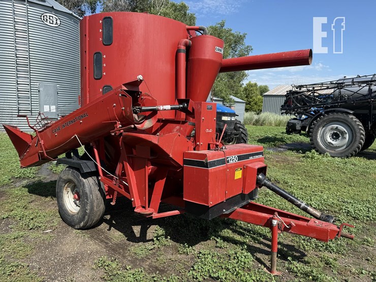 case-ih-1250-image-1