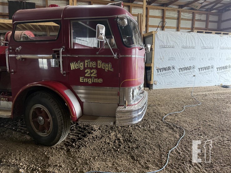 1959-mack-c954-31-image-3