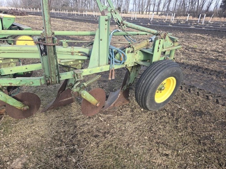 john-deere-2350-2450-image-11