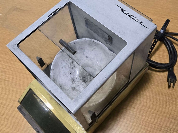 mettler-electronic-precision-balance-image-2