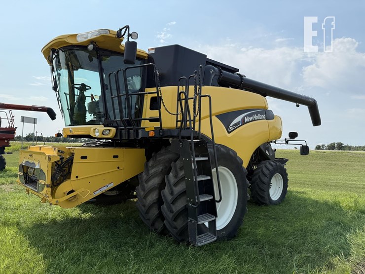 new-holland-cr960-image-1