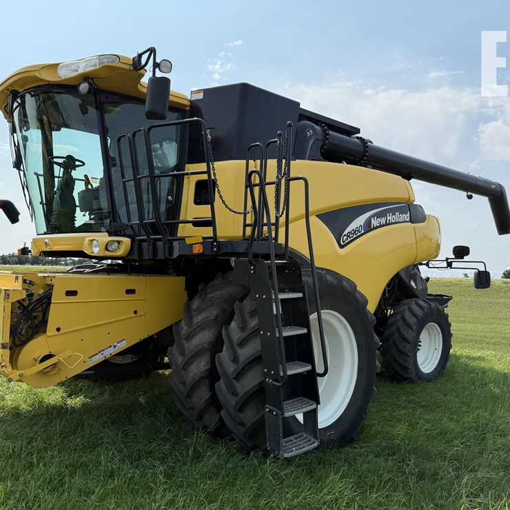 NEW HOLLAND CR960