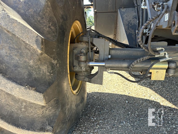 2012-claas-lexion-750tt-image-94