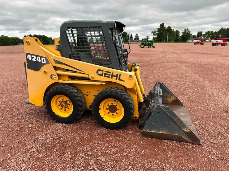 gehl-4240e-image-3