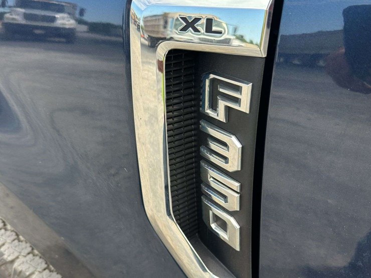 2020-ford-f350-xl-image-14