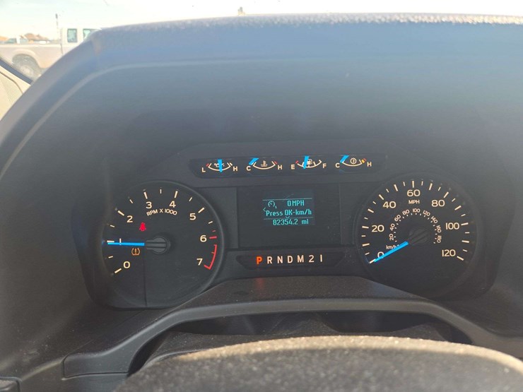 2015-ford-f150-xlt-image-16