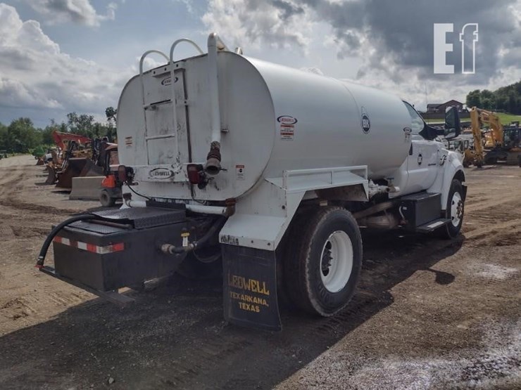 ford-f750-image-40