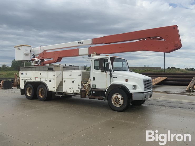 2003-freightliner-fl80-image-11