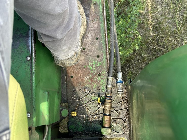 john-deere-2010-image-18