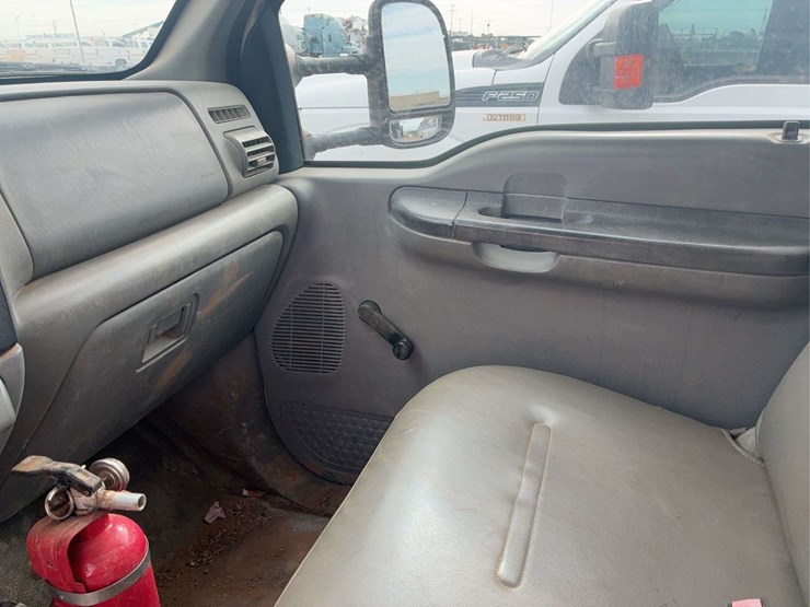 2005-ford-f350-image-13