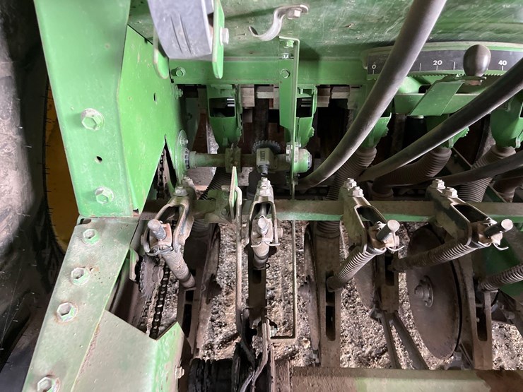 john-deere-9300-image-11