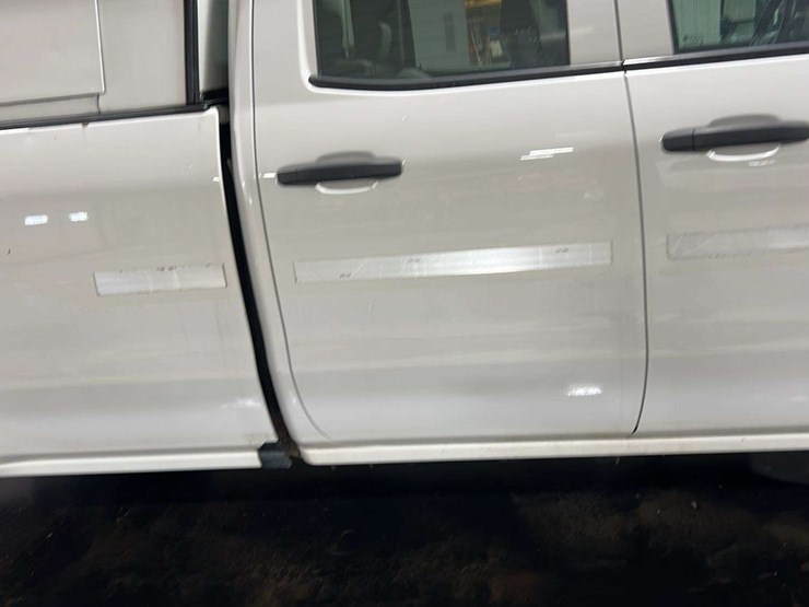 2018-chevrolet-silverado-2500hd-image-34